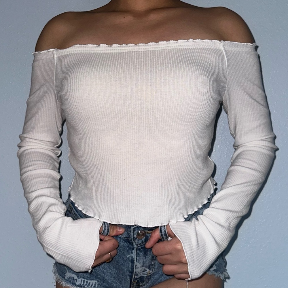 Off-shoulder long sleeve white top